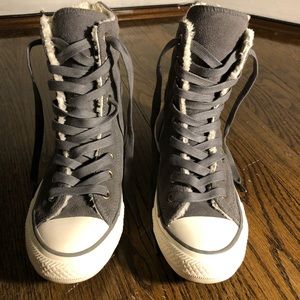Chuck Taylor Converse - suede and fuzzy lining